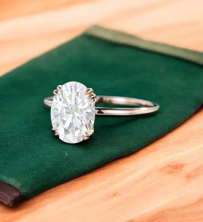 2.50 Ct Oval Lab-Grown Diamond Ring – 18K Gold Solitaire