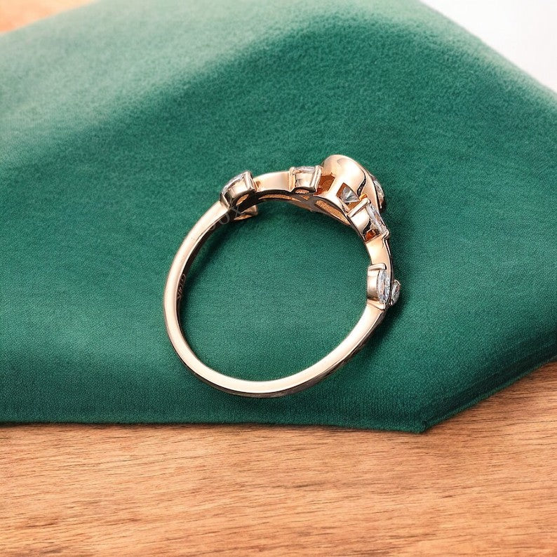 Vintage 0.50ct Round Cut Leaf Lab Grown Diamond Engagement Ring
