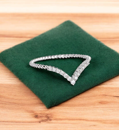 0.110 Ct White Gold Lab-Grown Chevron Wedding Band Ring