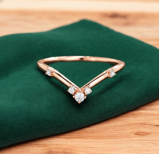 0.07 Ct Lab-Grown Diamond V-Shaped Ring – 14K Gold Chevron Band