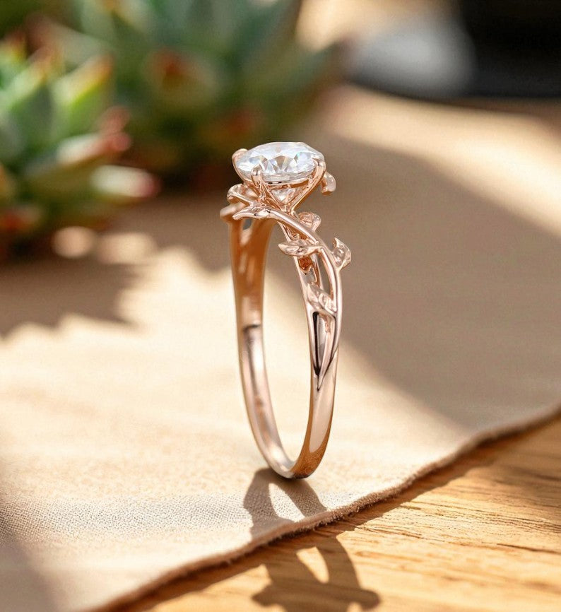 Vintage 1.00ct Round Cut Leaf Lab Grown Diamond Engagement Ring
