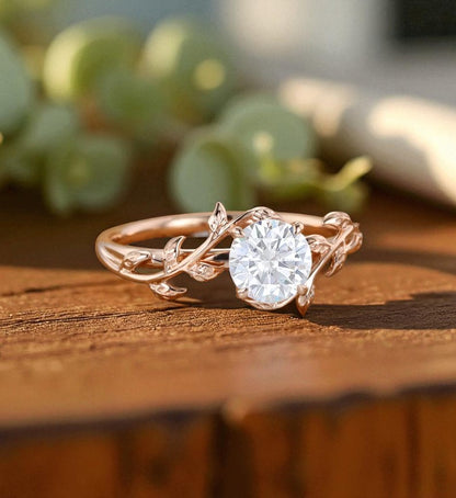 Vintage 1.00ct Round Cut Leaf Lab Grown Diamond Engagement Ring