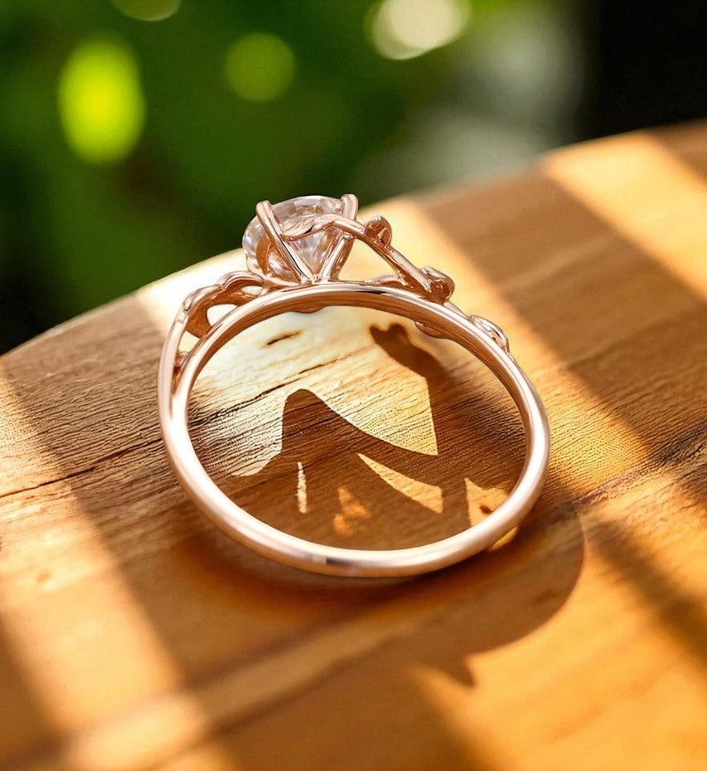 Vintage 1.00ct Round Cut Leaf Lab Grown Diamond Engagement Ring