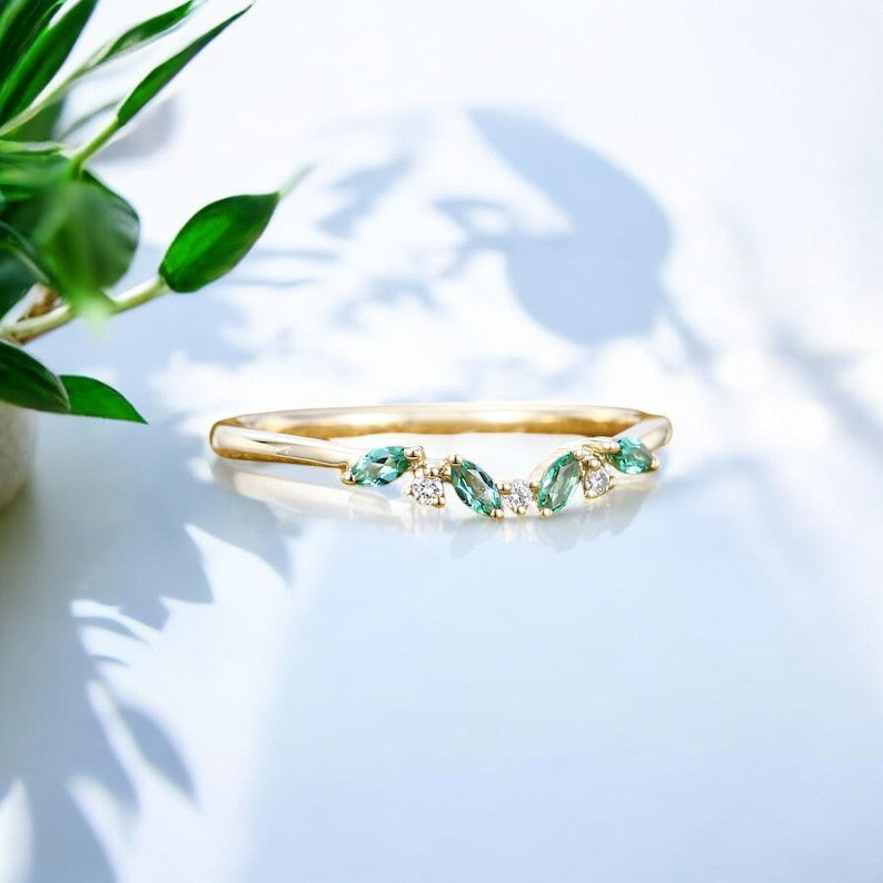 0.550ct Vintage Marquise cut Emerald wedding band