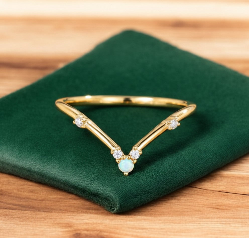 Moonstone Diamond Curved Wedding Band – 14K Gold Classic Ring