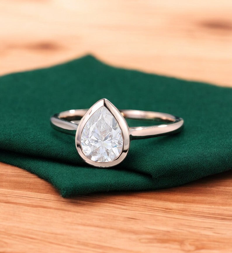 Pear Bezel Diamond Ring 1.25ct – 14K Gold Engagement & Bridal Ring
