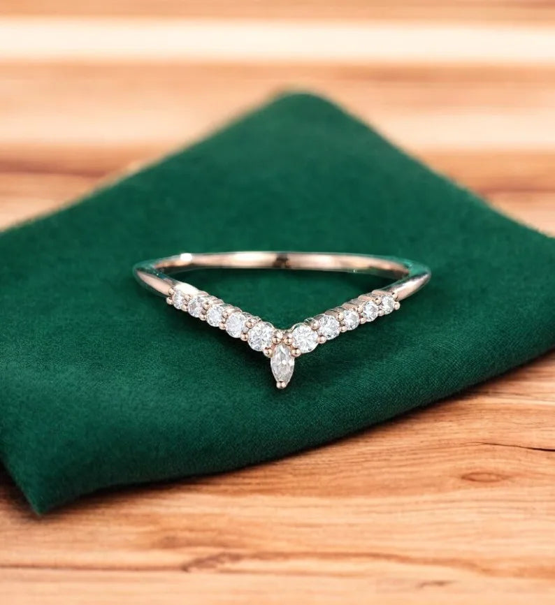 pear shaped wedding band
