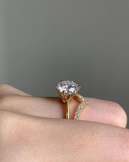 engagement ring 