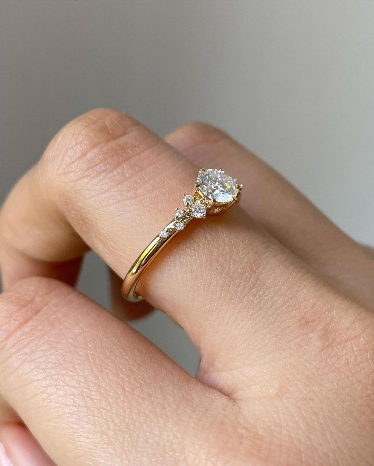 Vintage 0.750CT Unique Cluster engagement ring