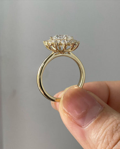  Moissanite Ring 