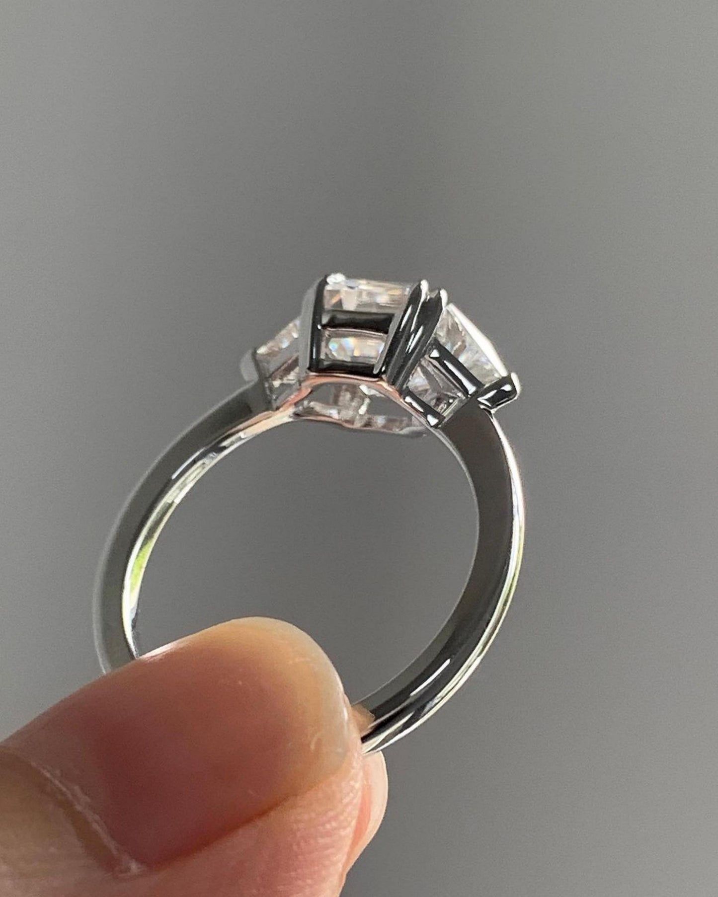 3 stone diamond ring