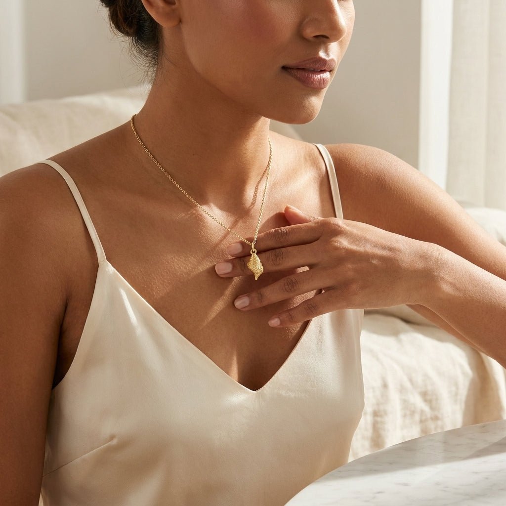 14K Solid Gold Sea Shell Charm Pendant Necklace