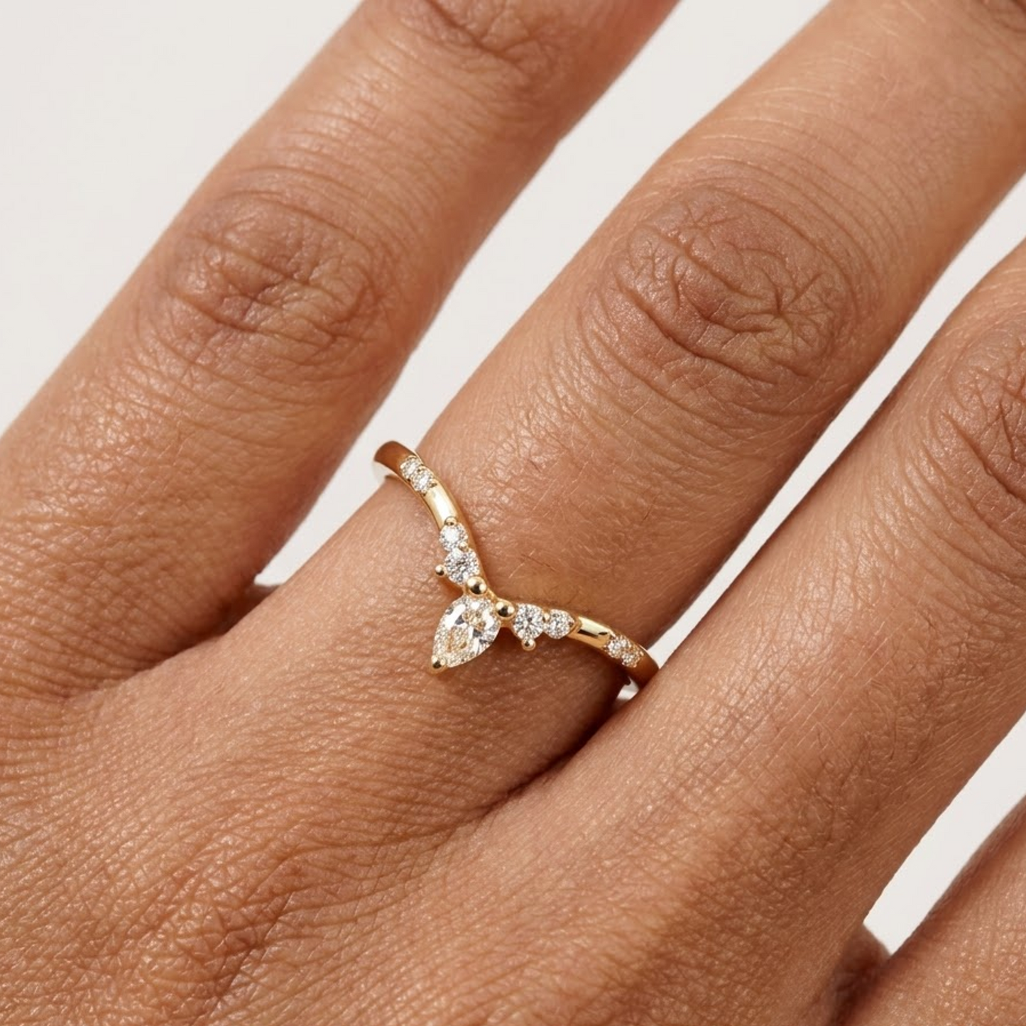 curved wedding ring​

