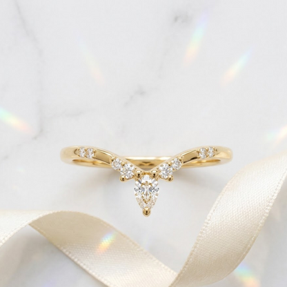 curved wedding band​

