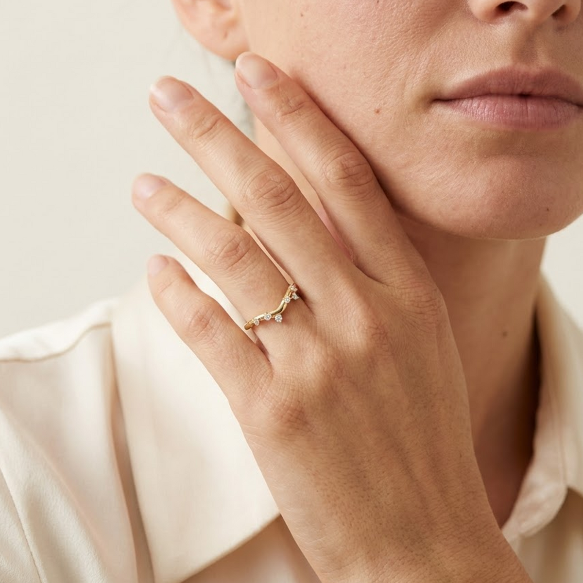 round cut diamond stacking band