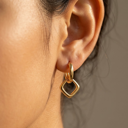 gold dangle earrings​

