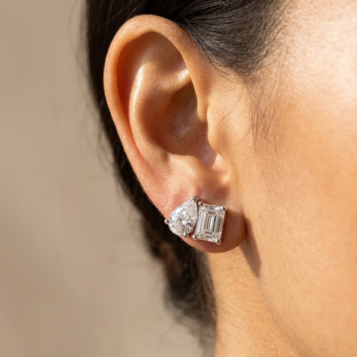 gold diamond studs​

