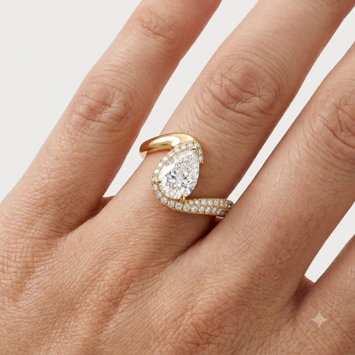 1.00 Ct Pear Cut Lab-Grown Diamond Engagement Ring in Gold | Diamond Halo Ring – Amavida Jewels