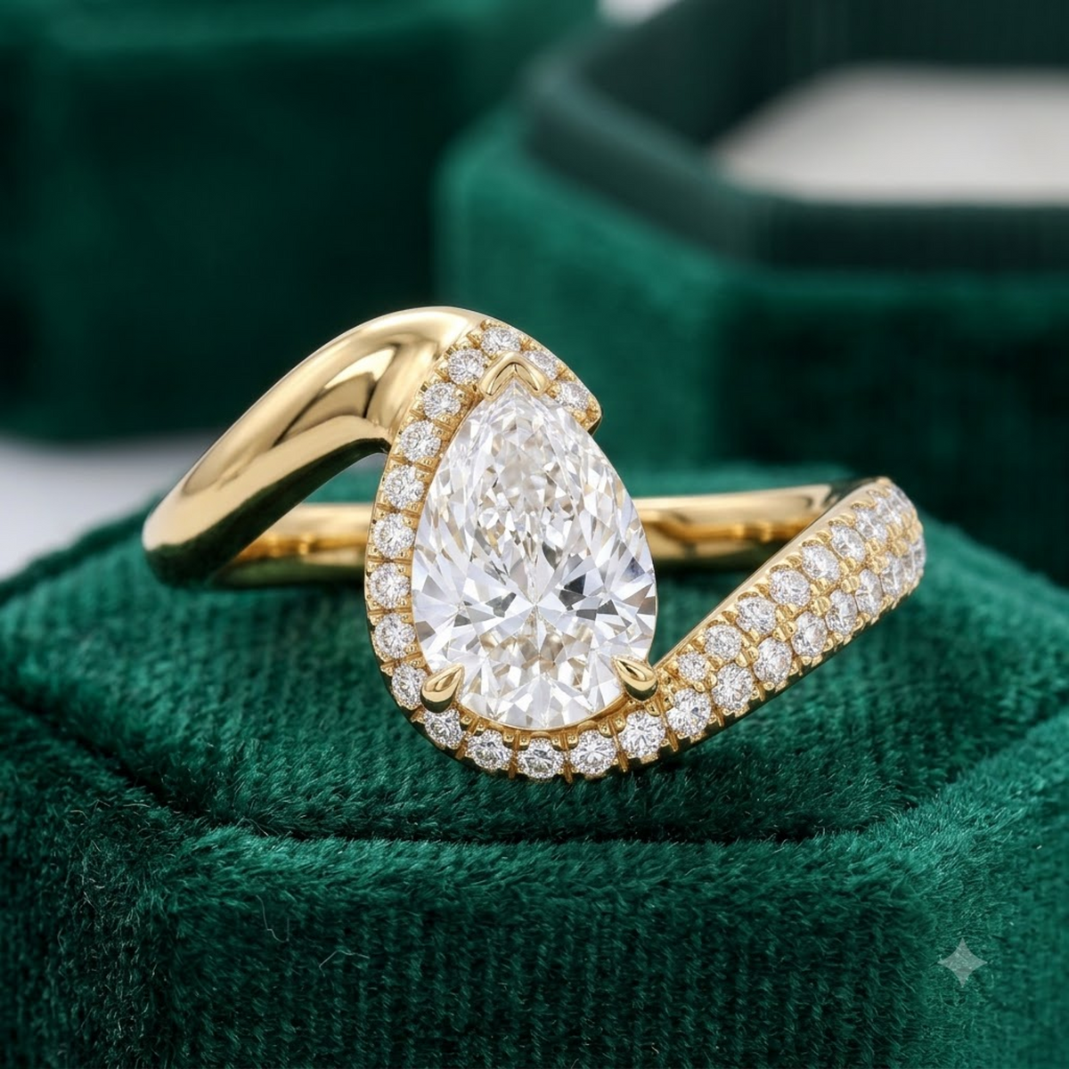 1.00 Ct Pear Cut Lab-Grown Diamond Engagement Ring in Gold | Diamond Halo Ring – Amavida Jewels