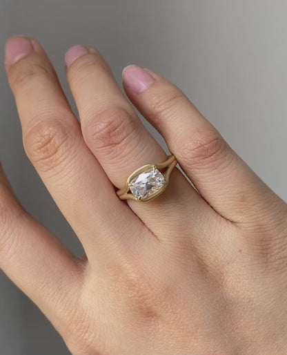  Moissanite Ring