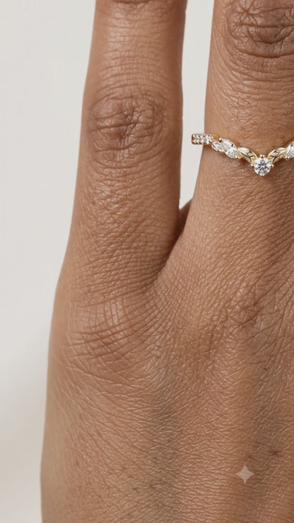 0.120 ct Lab Grown Diamond Curved Wedding Band Ring