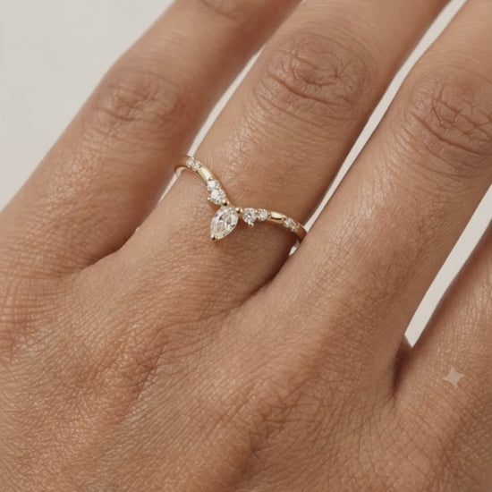 curved wedding band​

