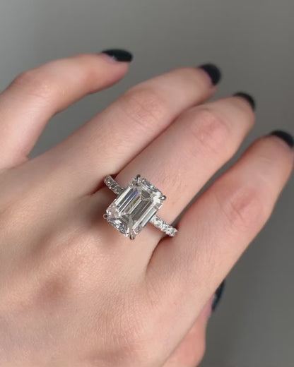  Moissanite Ring