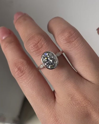  Moissanite Ring