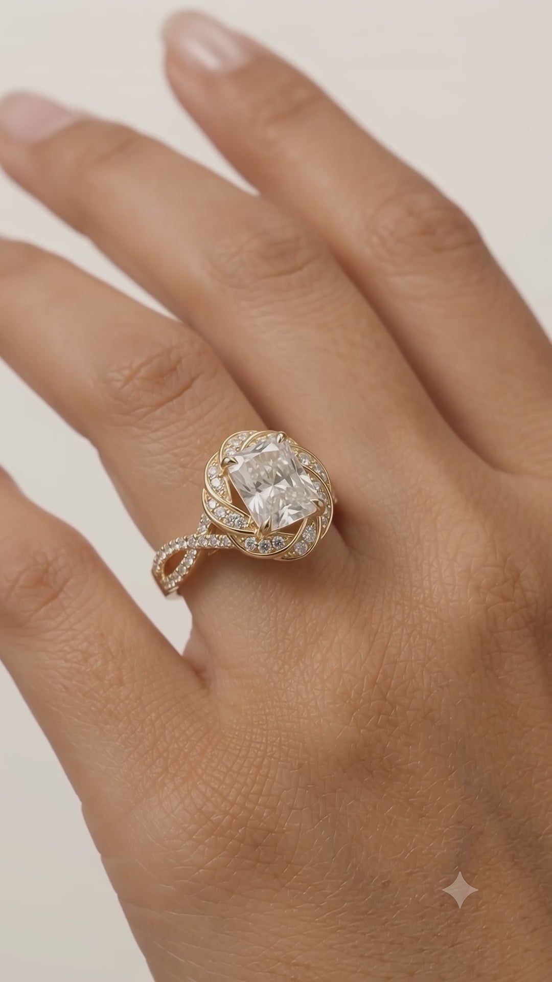 engagement rings with a halo​

