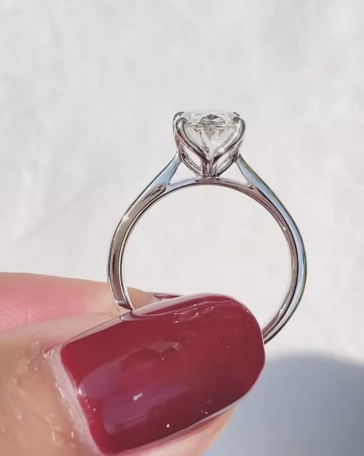 oval cut diamond solitaire ring