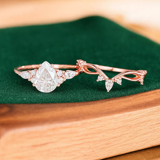 pear solitaire engagement ring
