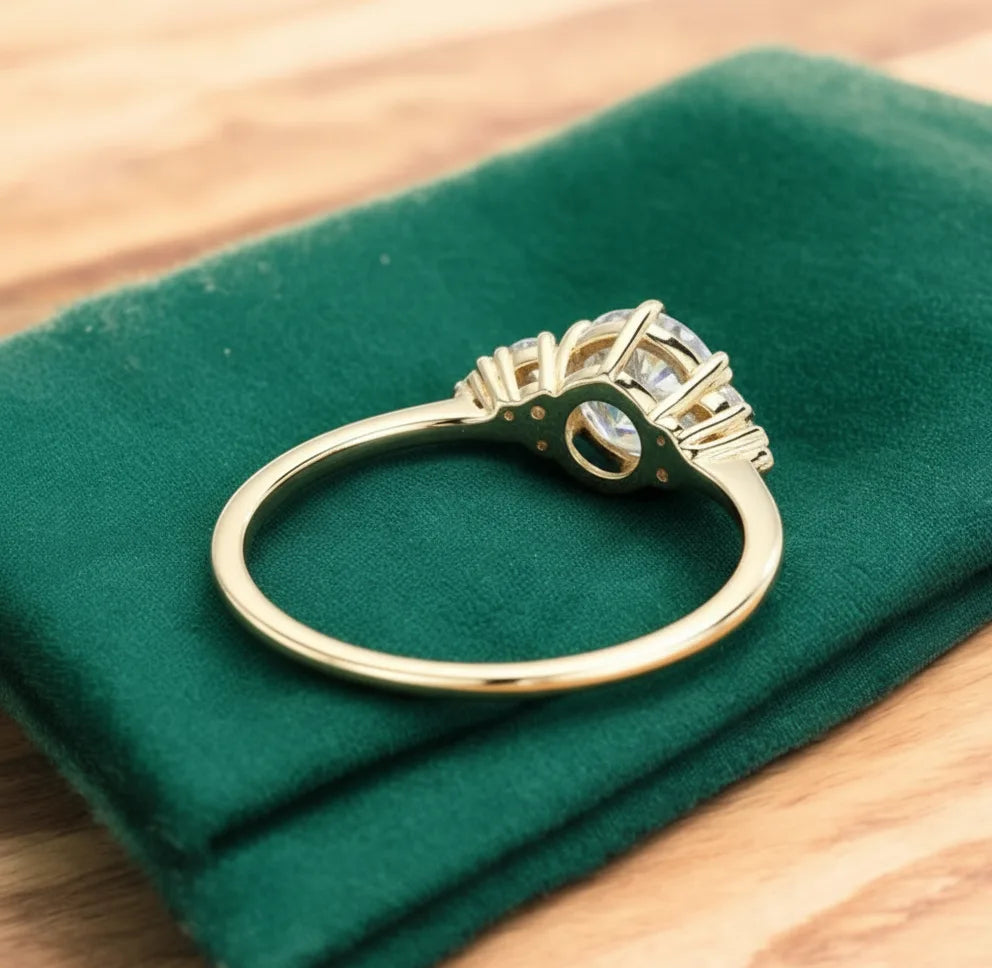 1.14 ct Round Lab-Grown Diamond Engagement Ring – Yellow Gold