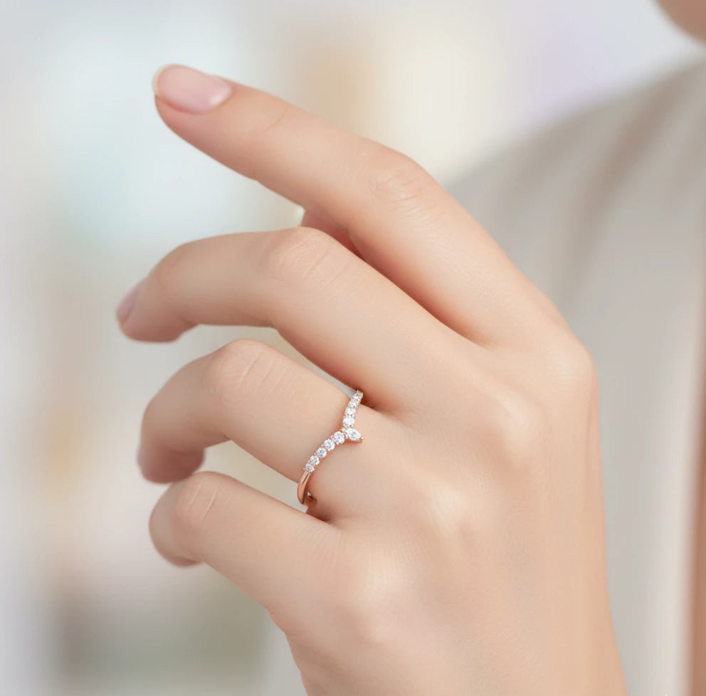 wedding band for a pear shaped ring
