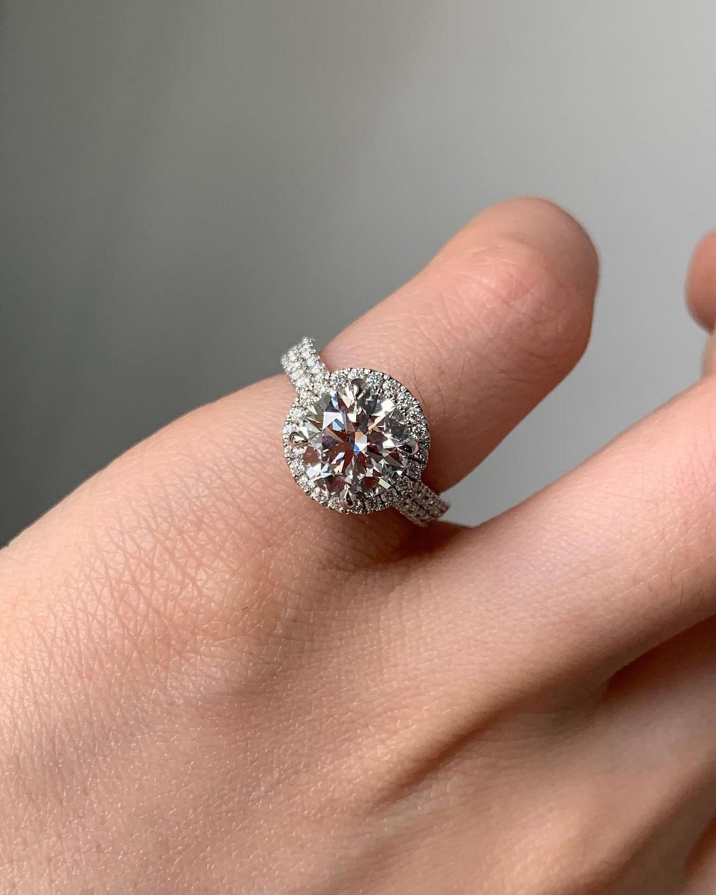 1.00ct Halo Round cut Lab-Grown engagement ring