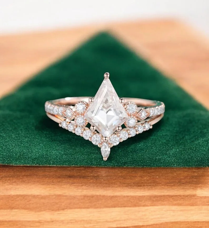 1.930 ct Kite‑Cut Lab‑Grown Diamond Engagement Ring Set