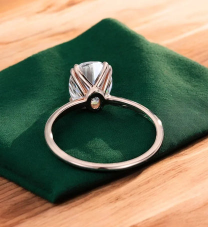 Oval 2.50 ct Lab-Created Diamond Ring – 14K Gold