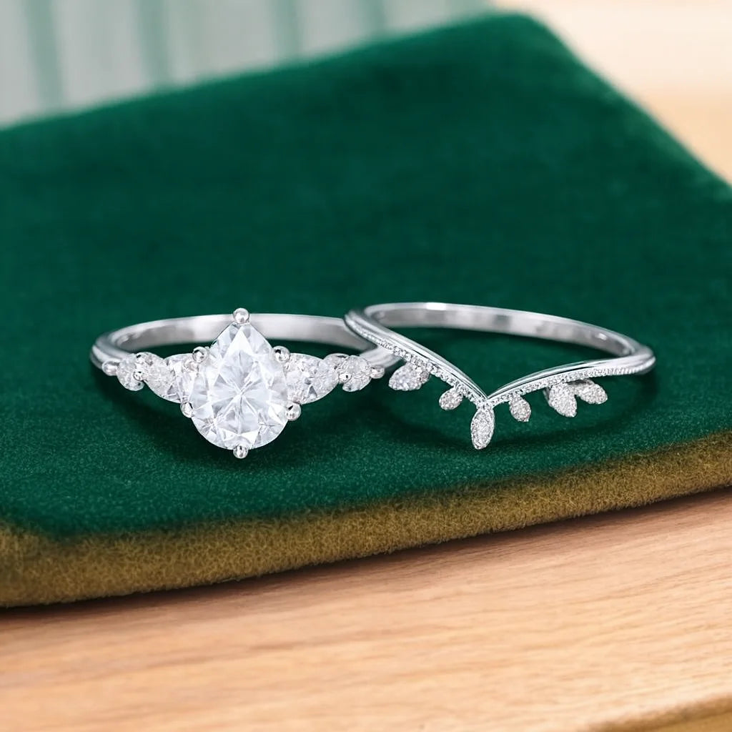 lab grown pear shaped diamond ring
