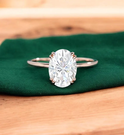 Oval shaped diamond ring 