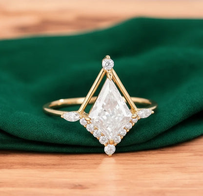 1.700ct Vintage Kite-Cut Lab-Grown Diamond Engagement Ring