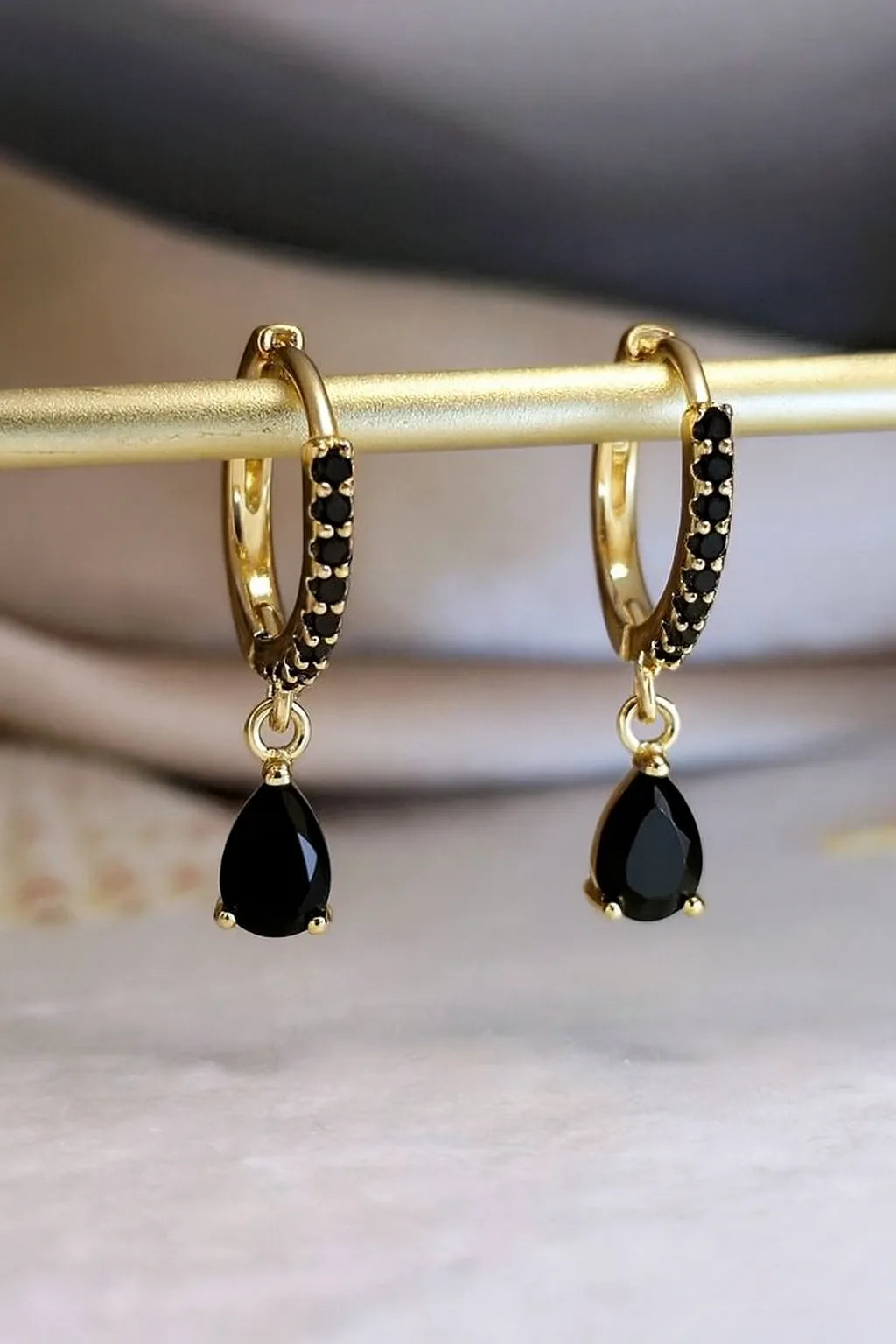 Black Lab‑Grown Diamond Hoop Earrings – 14K Yellow Gold