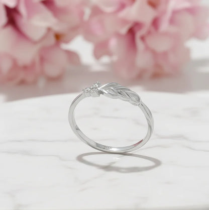 14K Gold Leaf Ring with Lab‑Grown Diamond